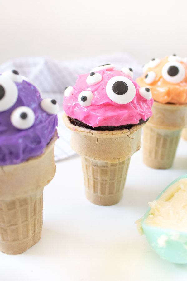 EYEscream Cone Cupcakes | Club Crafted