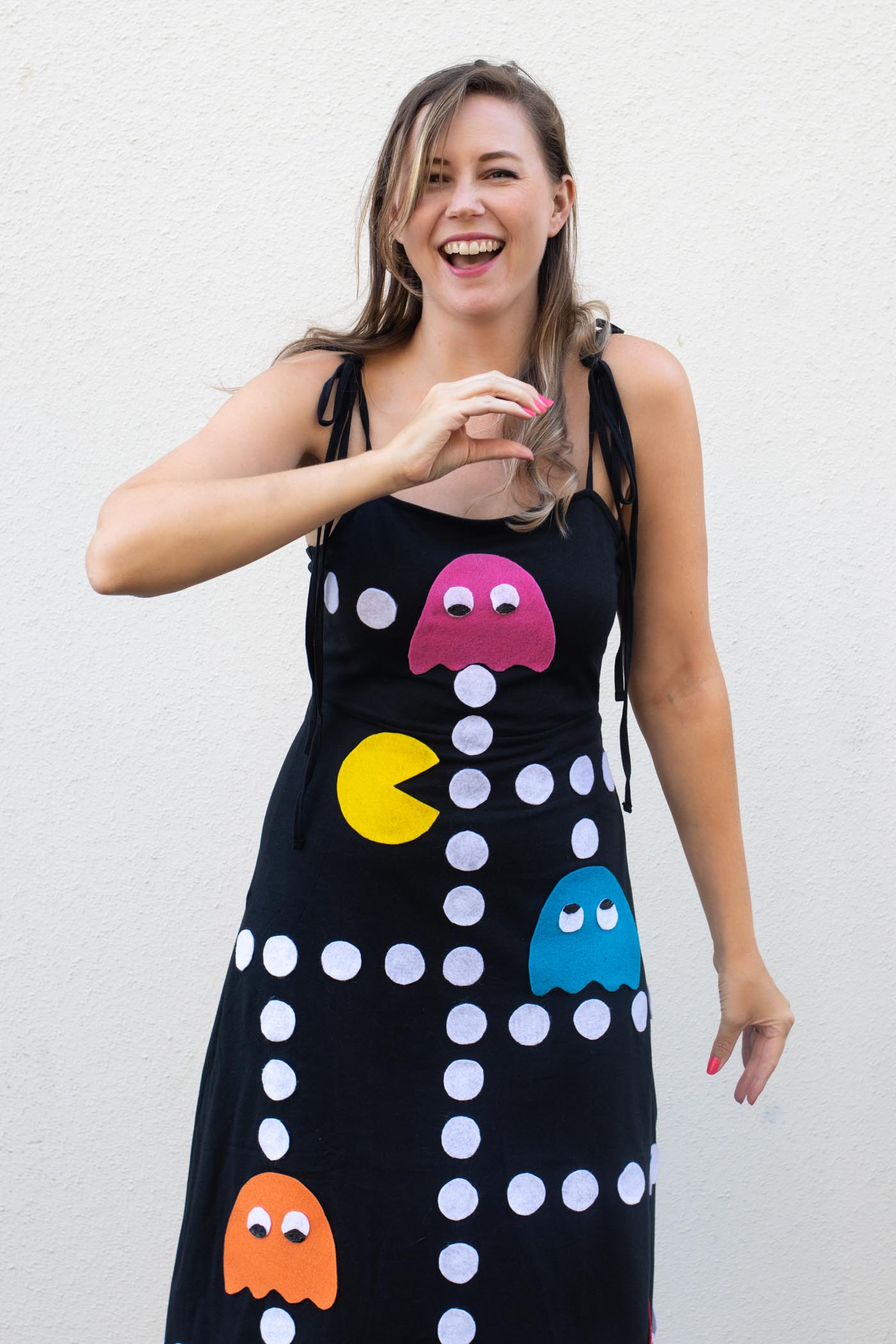 DIY No-Sew Pac-Man Costume for Halloween | Club Crafted