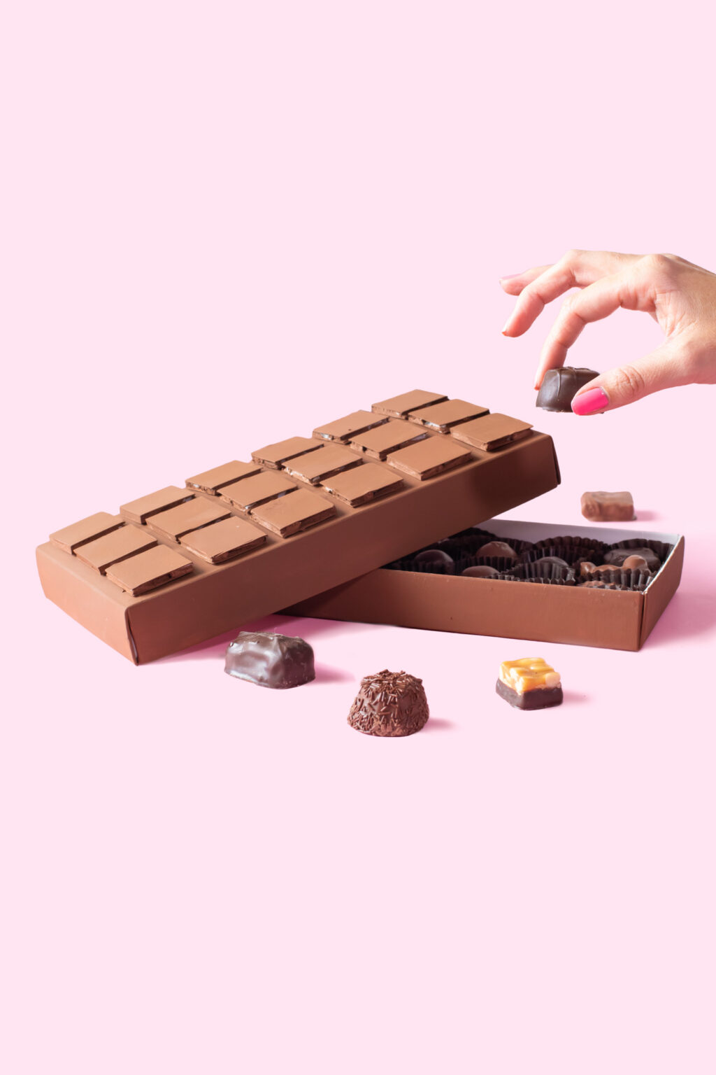 diy-chocolate-box-makeover-for-valentine-s-day-club-crafted